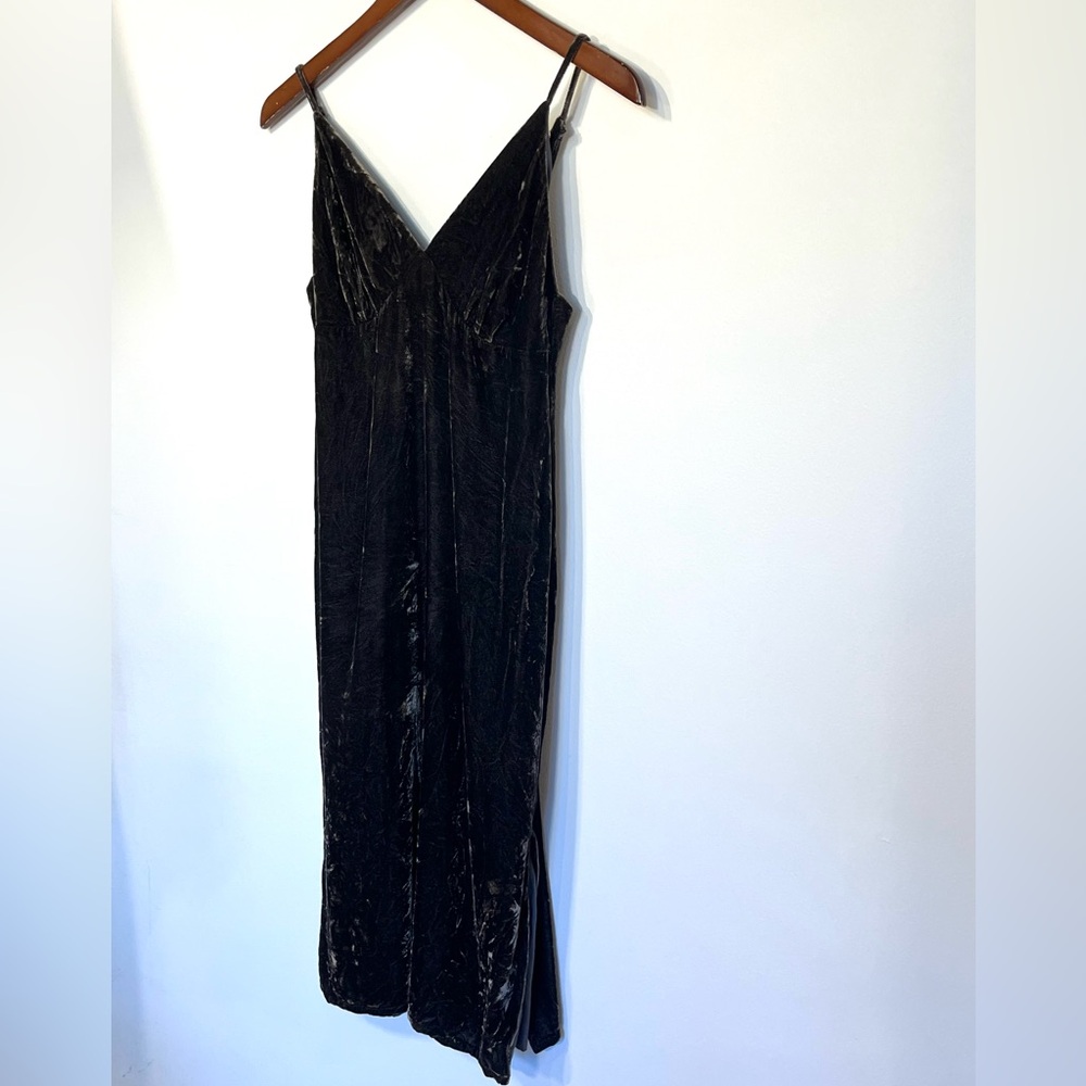 Tigerlily crushed velvet slip dress, cocktail dress, above knee, silk blend, 4 - Picture 3 of 7